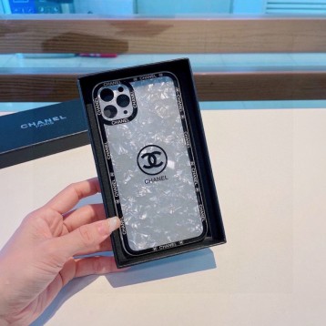 Chanel シャネル・iPhone 携帯 クラシッントケース