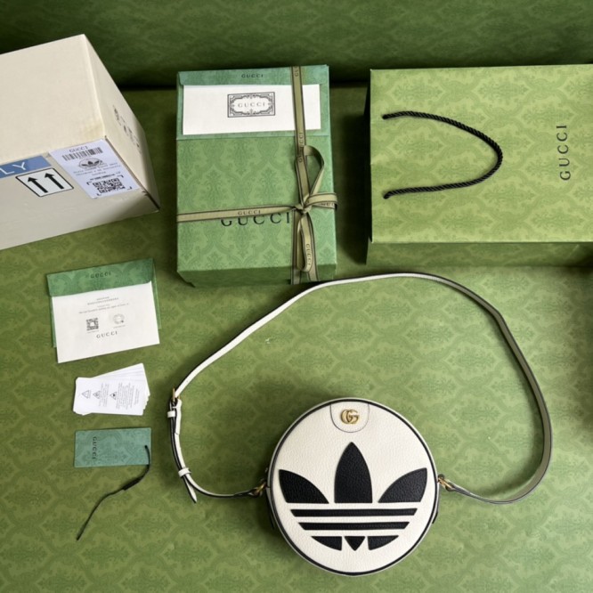 【adidas×GUCCI】オフィディアショルダーバッグ