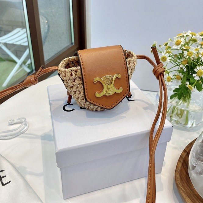 【CELINE】直営店買付#ラフィアのクロスボディAIRPODSパニエ