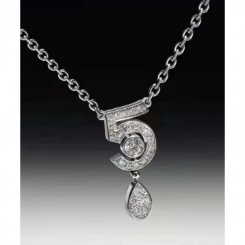 エターナル シャネル N°5 ネックレス18Kホワイトゴールド、ダイヤモンド エターナル シャネル N°5 ネックレス18Kホワイトゴールド、ダイヤモンド