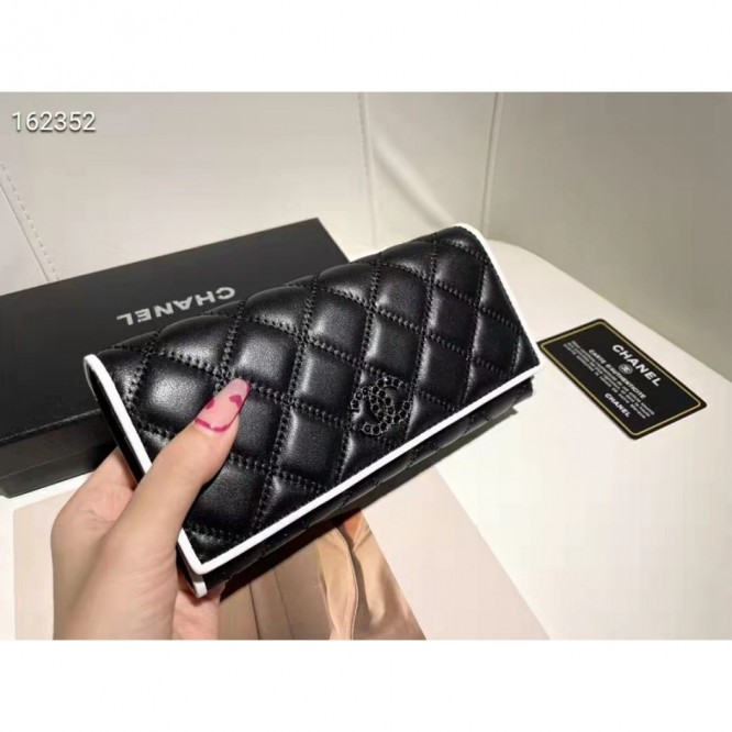 ChaneL・レザー コンチネンタルウォレット 財布 折財布