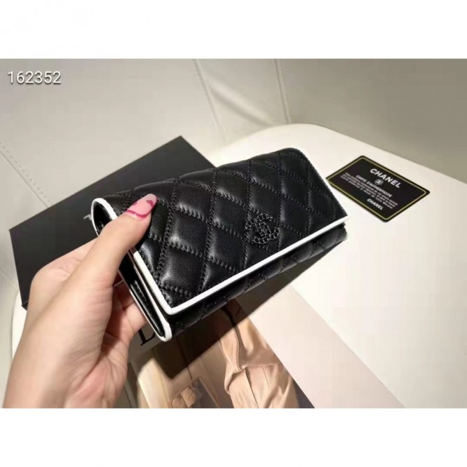 ChaneL・レザー コンチネンタルウォレット 財布 折財布