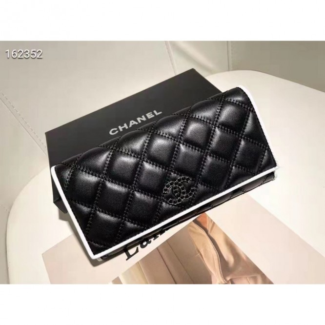 ChaneL・レザー コンチネンタルウォレット 財布 折財布