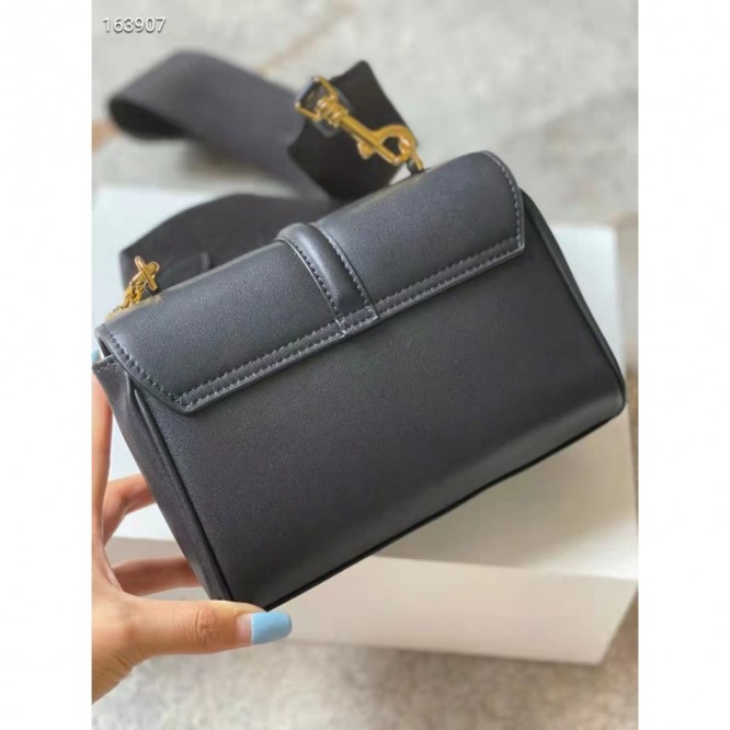 Celine・滑らかなカーフスキンのタタブーバッグ