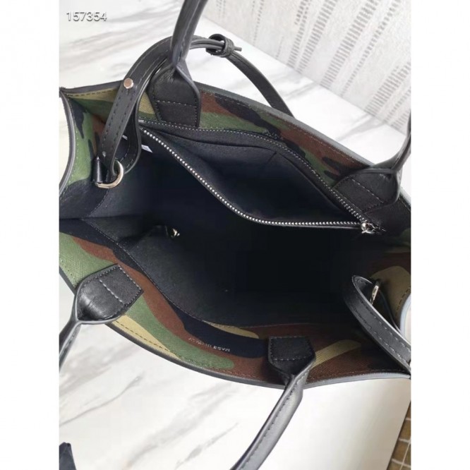 Celine・CABASロゴプリント縦型ハンドバッグ