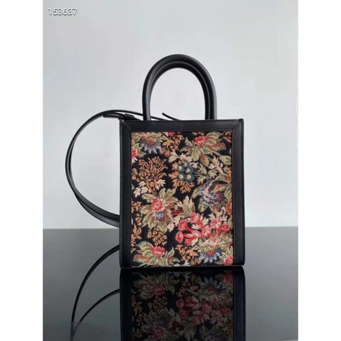 Celine・CABASロゴプリント縦型ハンドバッグ