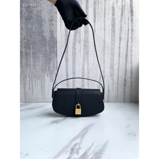 Celine・TRIOMPHECANVASロゴプリントとカーフレザーストラップクラッチ