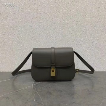 Celine・滑らかなカーフスキンのミディアムタブーバッグ