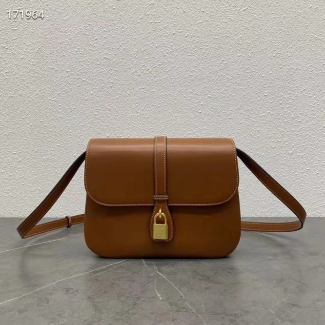 Celine・滑らかなカーフスキンのミディアムタブーバッグ