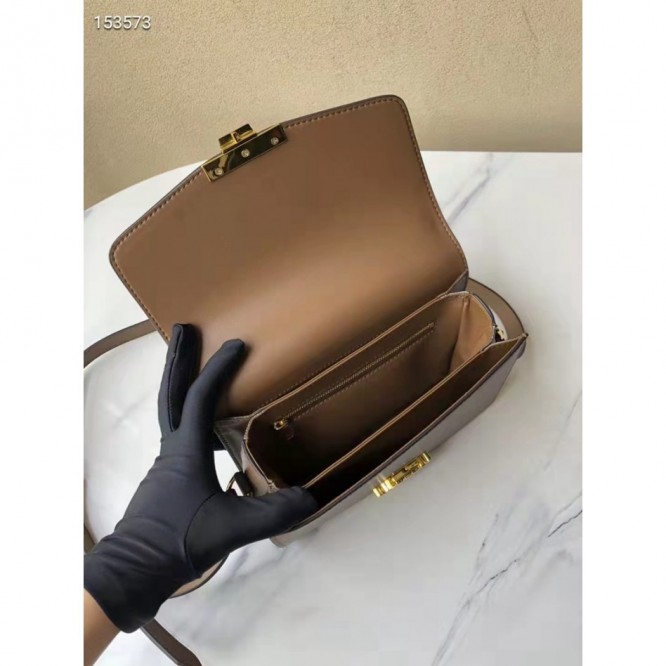 Celine・滑らかなカーフスキンのタタブーバッグ