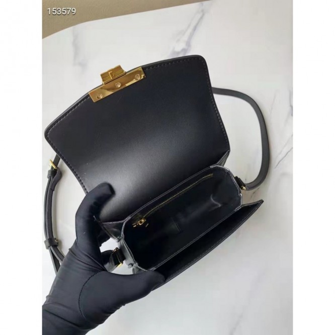 Celine・滑らかなカーフスキンのタタブーバッグ