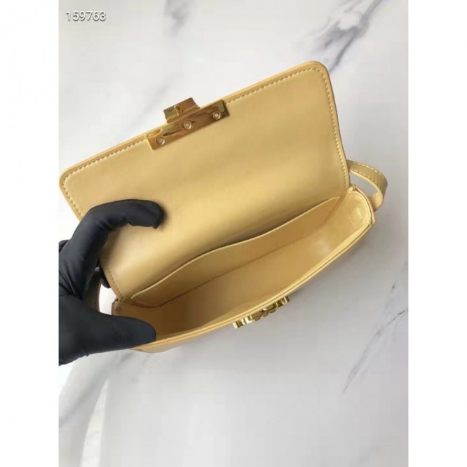 Celine・シャイニーカウレザーチェーンショルダーバッグ
