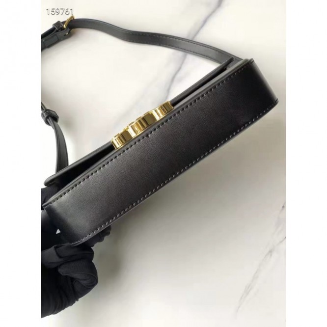 Celine・シャイニーカウレザーチェーンショルダーバッグ ブリリアントピンク