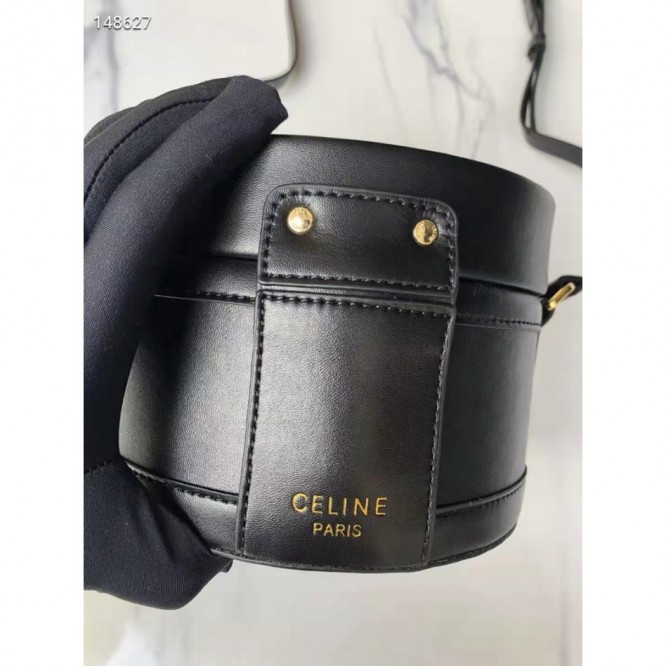 Celine・TAMBOURTRIOMPHEミディアムレザーハンドバッグ