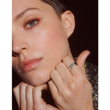 エターナル シャネル N°5 リング18Kホワイトゴールド、ダイヤモンド エターナル シャネル N°5 リング18Kホワイトゴールド、ダイヤモンド