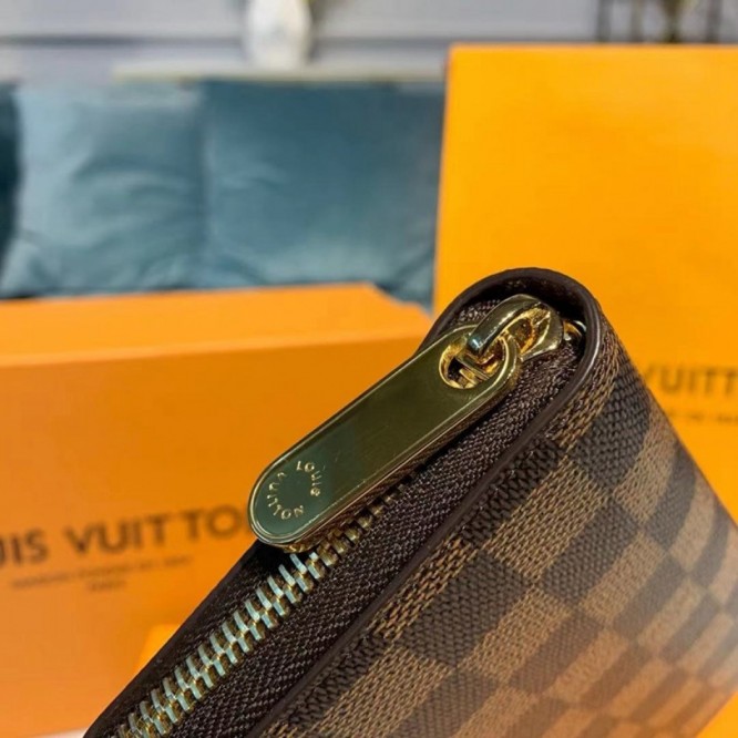 LOUIS VUITTON N41661  ジッピー・ウォレット
