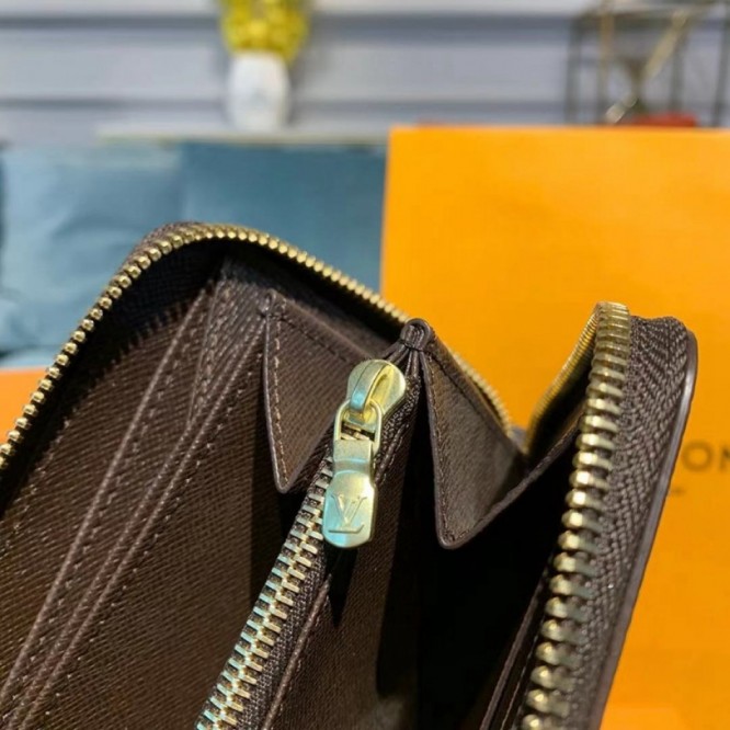 LOUIS VUITTON N41661  ジッピー・ウォレット
