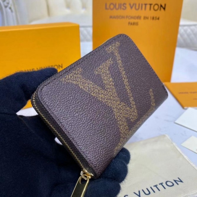 LOUIS VUITTON M69354  ジッピー・コインパースキーケース