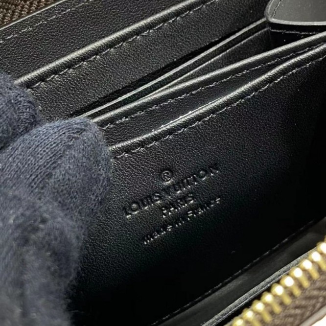 LOUIS VUITTON M69354  ジッピー・コインパースキーケース