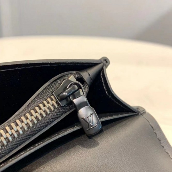 LOUIS VUITTON M69038  ポルトフォイユ・ブラザ財布