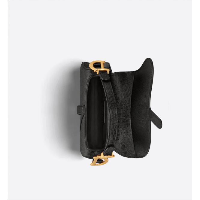 【DIOR】 STORY 雑誌掲載！稲沢朋子さん愛用の大人気バッグが登場！SADDLE ミニバッグ