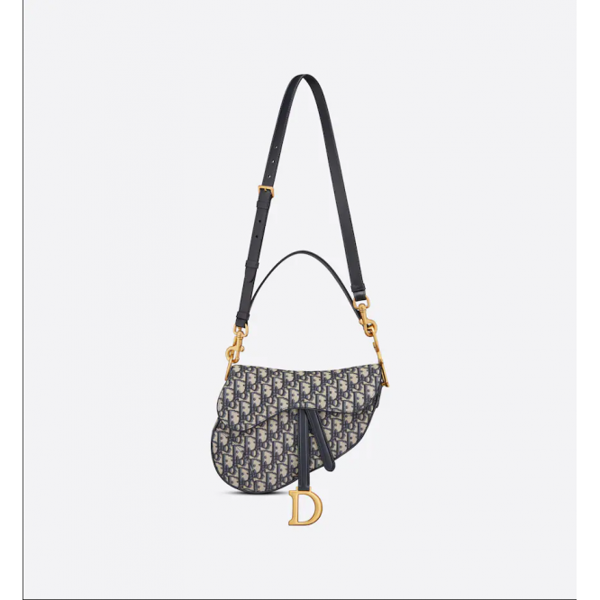 【DIOR】 STORY 雑誌掲載！稲沢朋子さん愛用の大人気バッグが登場！SADDLE ミニバッグ