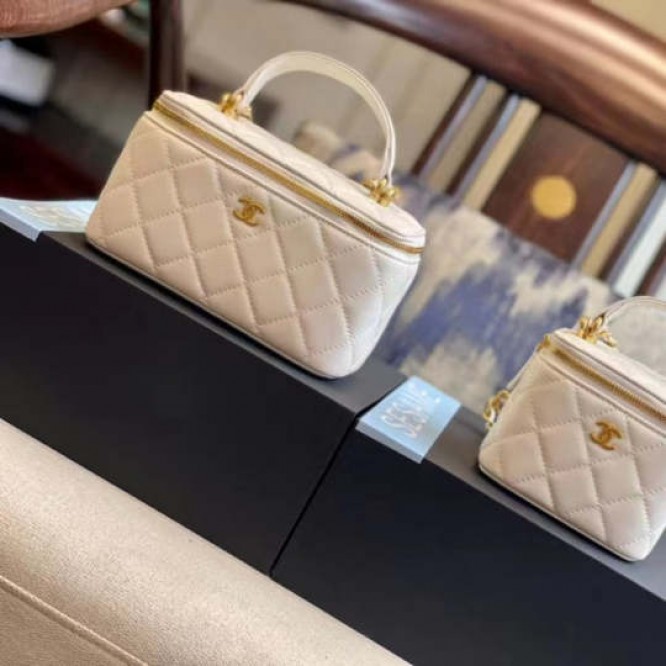 限定30個！売り切れ次第終わり！【CHANEL 】CLASSY雑誌掲載松島花さん愛用★新作バニティーバッグ