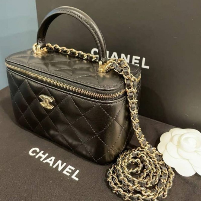 限定30個！売り切れ次第終わり！【CHANEL 】CLASSY雑誌掲載松島花さん愛用★新作バニティーバッグ