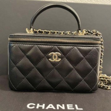 限定30個!売り切れ次第終わり!【CHANEL 】CLASSY雑誌掲載松島花さん愛用★新作バニティーバッグ 限定30個!売り切れ次第終わり!【CHANEL 】CLASSY雑誌掲載松島花さん愛用★新作バニティーバッグ