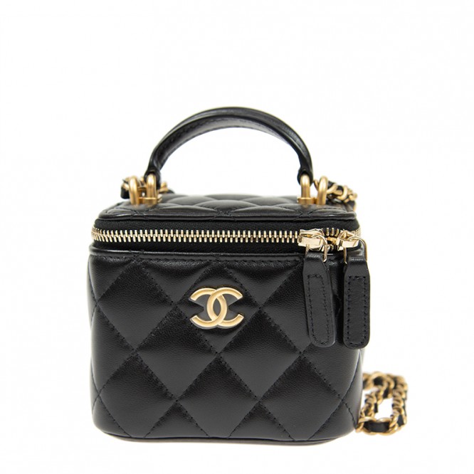 限定30個！売り切れ次第終わり！【CHANEL 】CLASSY雑誌掲載松島花さん愛用★新作バニティーバッグ