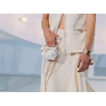 VERY雑誌掲載!矢野未希子さん愛用の新作バッグが登場!!まさに「今」持ちたい!CHANELスモール ヴァニティー ケース VERY雑誌掲載!矢野未希子さん愛用の新作バッグが登場!!まさに「今」持ちたい!CHANELスモール ヴァニティー ケース