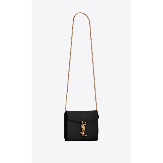 【Saint Laurent】今季のトレンド！★オードリー亜谷香さん愛用★カサンドラ チェーンウォレット（グレイン ド プードル エンボスレザー）