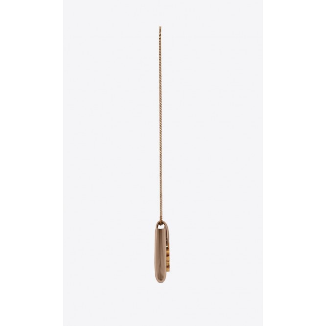 【Saint Laurent】今季のトレンド！★オードリー亜谷香さん愛用★カサンドラ チェーンウォレット（グレイン ド プードル エンボスレザー）